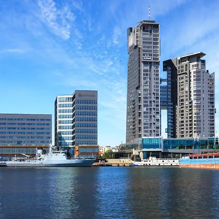 20th Floor Beautiful Sea Towers *