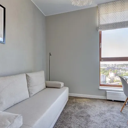 20th Floor Beautiful Sea Towers Apartment *