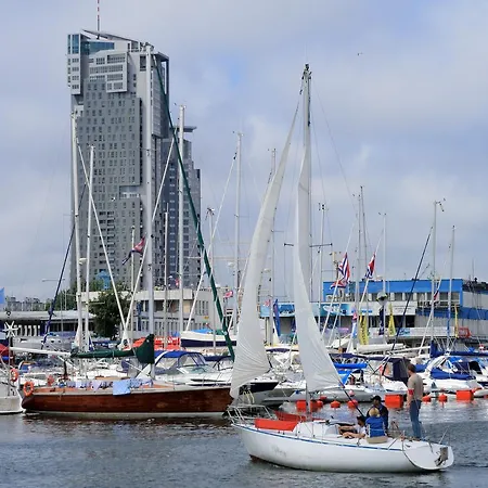 20th Floor Beautiful Sea Towers 格丁尼亚